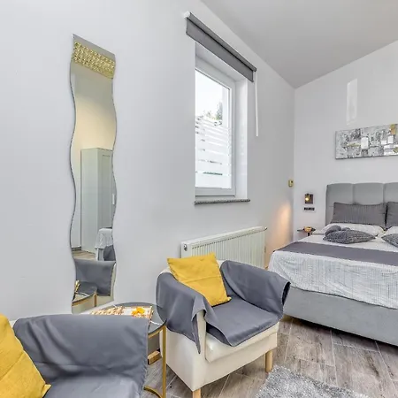Maximilian&stela Guest house