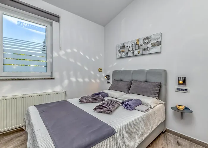 Maximilian&stela Guest house